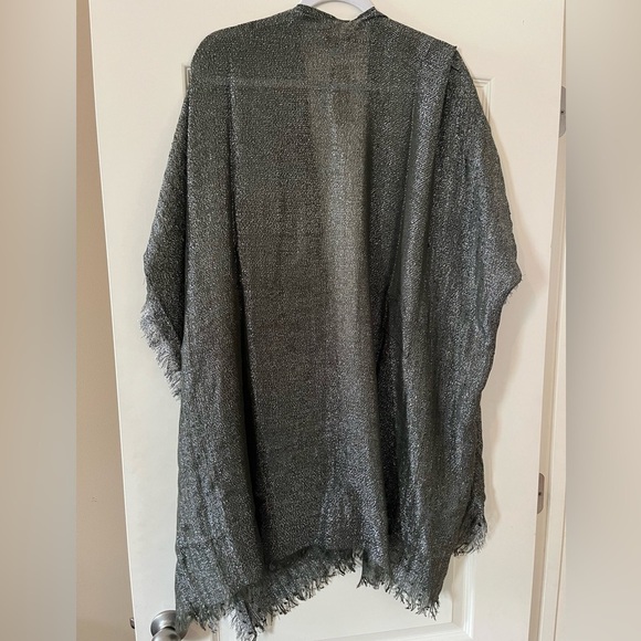 New! Steve Madden “ Olive” silver Metallic Fringe Kimono, Wrap,Dressy OSFM - Picture 5 of 14